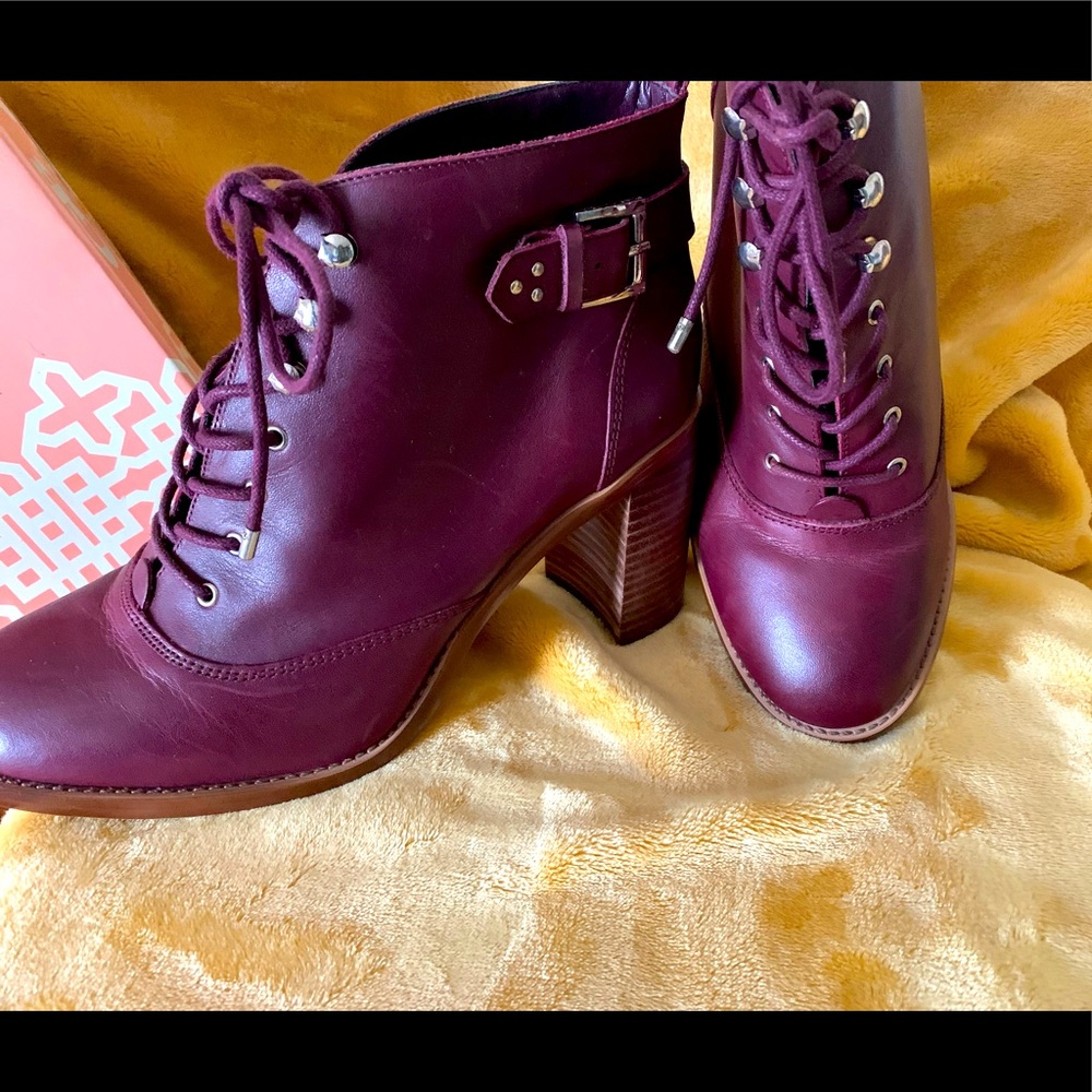 Gianni Bini ankle boots. PLUM COLOR